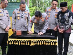Direktur Program Sarjana STIK Lemdiklat Polri Resmikan Sumur Bor Bantuan Mahasiswa STIK 83/WPS di Kembang Tanjung Pidie