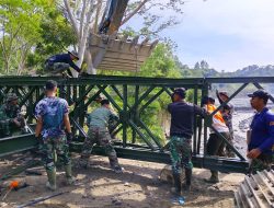 Personel Yonzipur 16/Dhika Anoraga Bangun Jembatan Bailey di Lukup Sabun Barat, Progres Capai 25 Persen