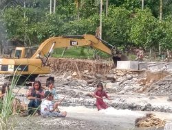 Antisipasi Banjir Musim Penghujan, TNI Bersama Warga Normalisasi Aliran Sungai Pantai Timur Aceh Tenggara