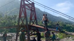 Pembangunan Jembatan Gantung Perintis di Ds Teger Miko Masuki Tahap Pemasangan Lantai, Kodim 0108/Aceh Tenggara Optimistis Rampung Sesuai Target