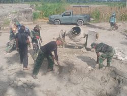 Kodim 0108/Agara dan Masyarakat Gotong Royong Percepat Pengecoran Pondasi Jembatan Gantung di Lawe Pinis, Aceh Tenggara