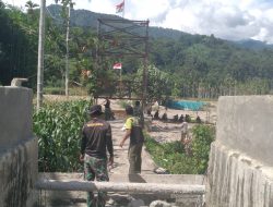 Kodim 0108/Agara dan Warga Gotong Royong Perkuat Pondasi Jembatan Gantung Perintis di Lawe Ger Ger, Aceh Tenggara