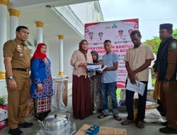 Tiba di Bumi Ate Fulawan, Kak Na Serahkan Bufferstok Senilai Rp2.2 Miliar