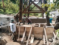 Percepat Pembangunan Infrastruktur, Kodim 0108/Agara dan Warga Gotong Royong Kerjakan Jembatan Gantung di Lawe Ger Ger Aceh Tenggara