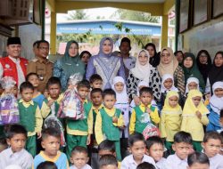 Kak Na dan Satu Cup Eskrim untuk Para Siswa Tangguh Bireuen
