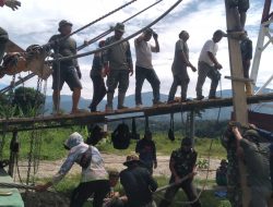 Kodim 0108/Agara dan Masyarakat terus Percepat Pembangunan Jembatan Gantung di Ds. Kumbang Jaya, Aceh Tenggara