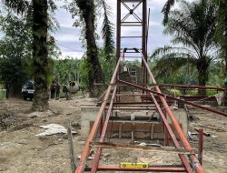 Kodim 0109/Asing terus Kebut Pembangunan Jembatan Gantung di Desa Serasah Aceh Singkil