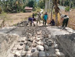 Babinsa Kodim 0108/Agara dan Yon TP 855/RD terus Percepat Pembangunan Jembatan Gantung Perintis di Lawe Pinis, Aceh Tenggara