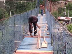 Warga Sambut Baik Perehapan Jembatan Gantung oleh Prajurit TNI di Lubuk Sidup Aceh Tamiang
