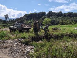 TNI dan Warga Bahu Membahu Percepat Pembangunan Jembatan Gantung Perintis di Aceh Tenggara