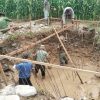 Kodim 0108/Agara dan Warga Gotong Royong Bersihkan Lumpur Pondasi Jembatan Gantung di Desa Buah Pala, Aceh Tenggara